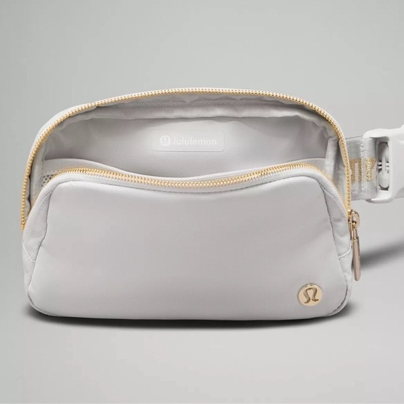 Lululemon Everywhere Belt Bag Vapor Gold White Wordmark Logo Crossbody Bag NWT - Picture 4 of 6
